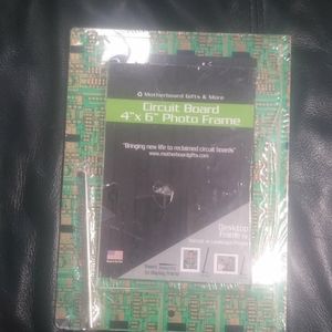 NWT Motherboardgifts 3 Frames/1 Price